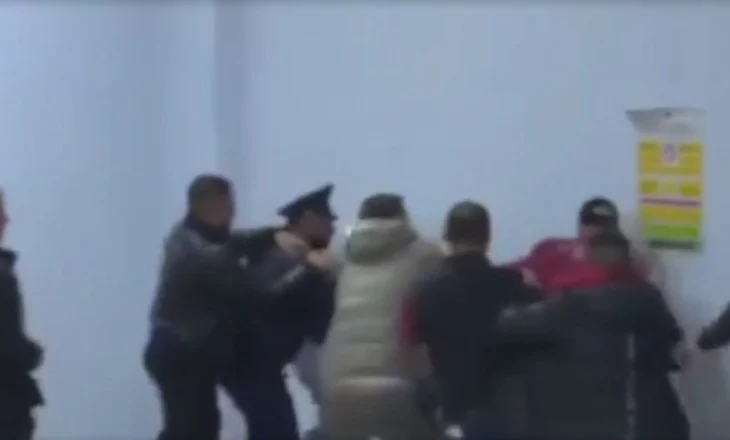 Sherr masiv në Tiranë, qëllohet edhe me armë zjarri, zbardhen detaje