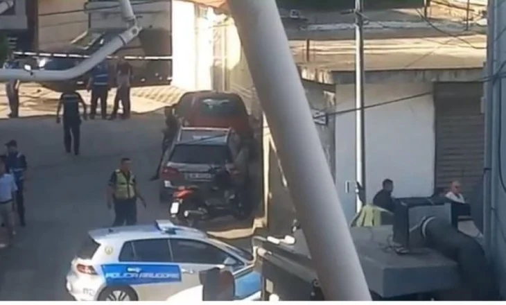 Sherr mes fqinjëve që në mëngjes, plagosje me armë në Tiranë