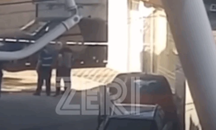 Sherr në Allias, 38-vjeçari qëllon me armë zjarri fqinjin e tij, e plagos në këmbë