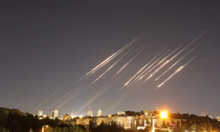 Shkelet armëpushimi? Ushtria izraelite: Irani ka lëshuar raketa