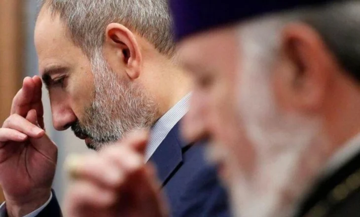 “Shko argëtohu me gruan e xhaxhait”/ Konflikti që lindi nga hiçi mes kryeministrit armen dhe Kishës