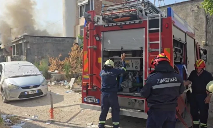 Shkrumbohet nga zjarri një banesë në Vlorë, çfarë dyshohet