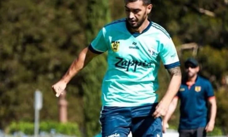 Shokët e skuadrës po e prisnin për ndeshje, futbollisti shqiptar bie nga kati i 8-të i restorantit dhe ndërron jetë