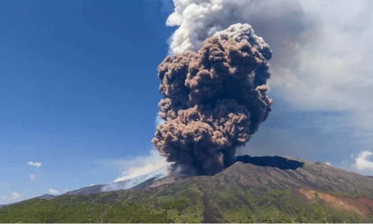 Shpërthimi i vullkanit të malit Etna: A është e sigurt të udhëtosh për në Siçili dhe a anulohen fluturimet?