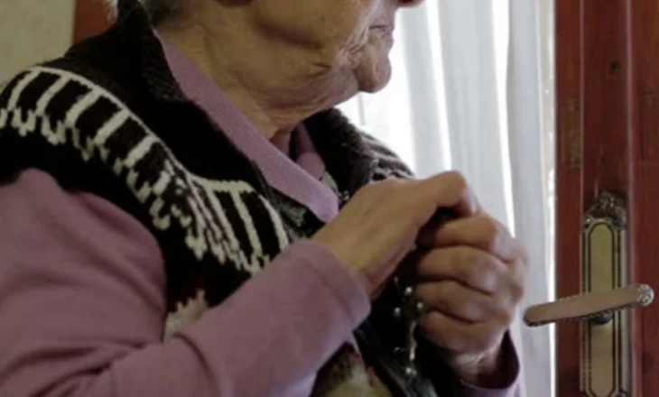 Shpopullimi/ Një e treta e familjeve në Tiranë dhe Korçë me nga një person