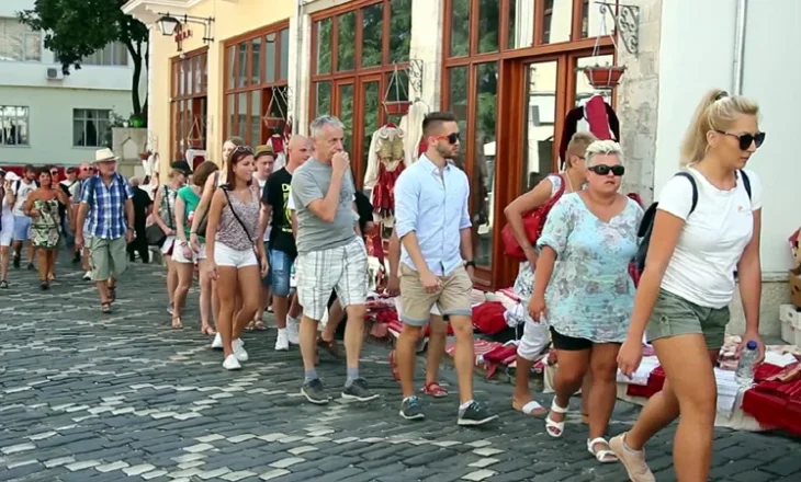 Shqipëria drejt një “pushtimi” turistik: Deri në 30 milionë vizitorë të huaj deri në vitin 2030