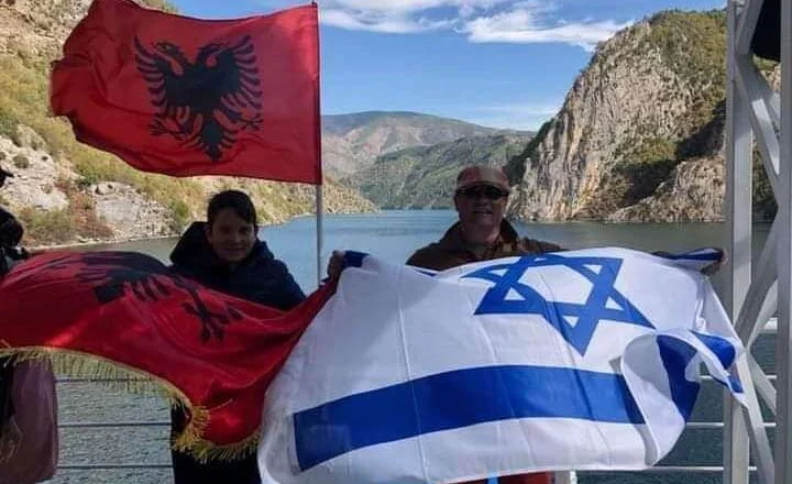 “Shqipëria mbrojti hebrenjtë”, Vatikani përballë shtetit të Izraelit? Ja çfarë thotë studiuesi
