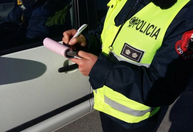 Si u mashtrua me faljen e gjobave të Policisë së Shtetit!