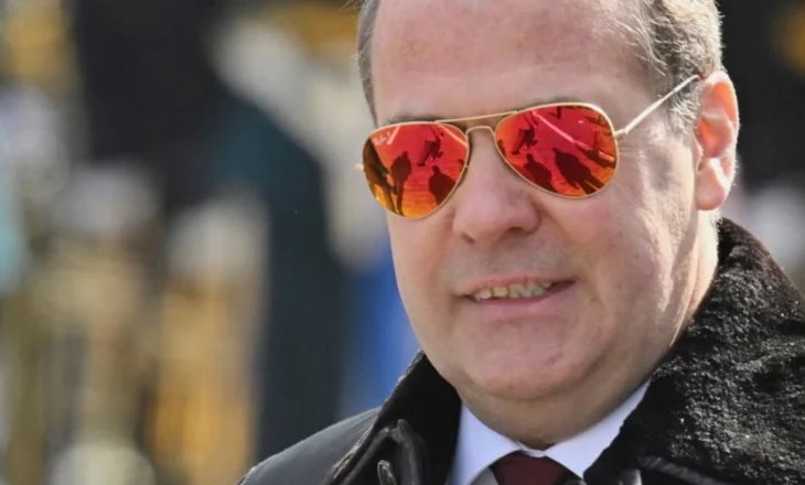 Si u pasurua ish-presidenti rus nga lufta?