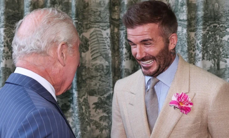 “Sir” David Beckham, ish-futbollisti i njohur anglez merr titullin më të lartë në Britani nga Mbreti Charles