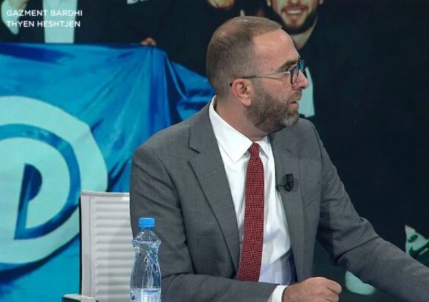 “S’kishim garë, por betejë me shtetin”, Bardhi shpërthen: Prokuroria e Fierit në një shtrat me bandat zgjedhore