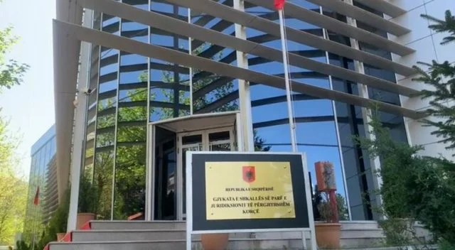 S’kontrolluan makinën me 6 kg heroinë në Kapshticë, Gjykata liron nga qelia 4 efektivët, pezullohen nga detyra