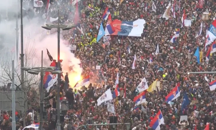 Studentët ultimatum Vuçiçit, presidenti serb: Do të ndërhyjmë