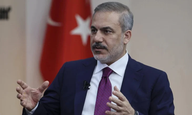 “Sulmet e Izraelit do ta çojnë rajonin në shkatërrim total”, ministri i Jashtëm turk: Fuqitë botërore, të ndërhyjnë