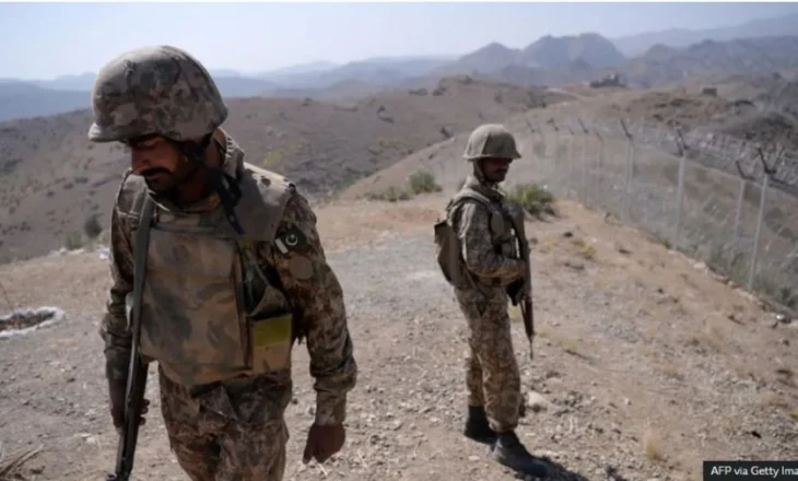 Sulmi me bombë në Pakistan vret të paktën 13 ushtarë, akuzohet India, reagon Delhi