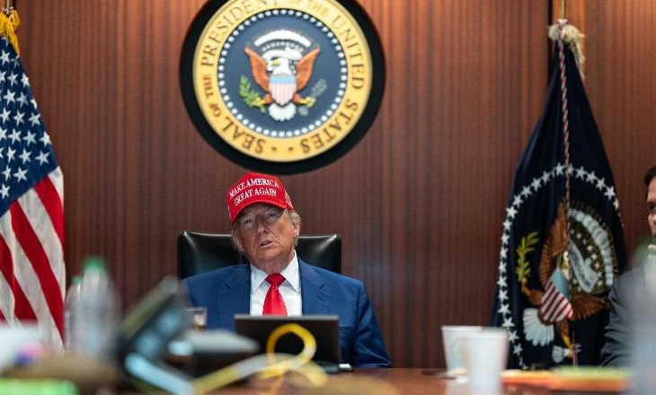 “Sulmi ndaj Iranit, njëjtë si në Hiroshima”, Trump sulmon CNN sërish: Bërthamori u shkatërrua për dekada