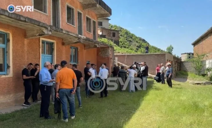 SYRI TV/ Protestë në ish-burgun e Spaçit – Kundërshtohen ndërhyrjet restauruese, rrezikohet autenticiteti dhe memoria kolektive