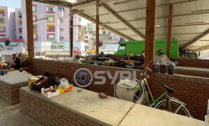 SYRI TV/ Tregjet e fruta perimeve në krizë, tregtarët: S’ka konsum, të rinjtë kanë ikur nga vendi