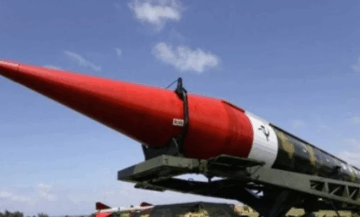 Tani fillon beteja/ Khamenei vijon kërcënimet, TV iranian aludon me bombë bërthamore