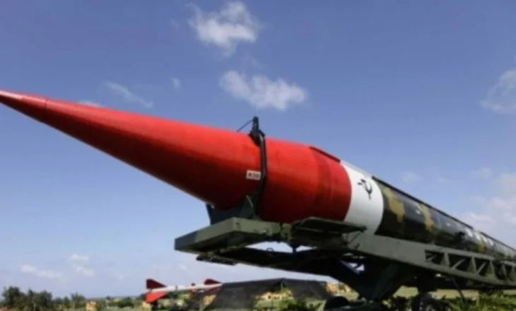 “Tani fillon beteja”/ Khamenei vijon kërcënimet, TV iranian aludon me bombë bërthamore