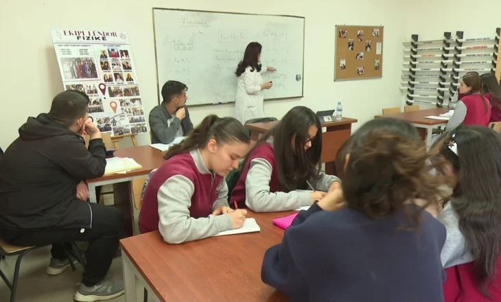 Të martën provimi i parë i maturës, nxënësit bëjnë përgatitjet e fundit