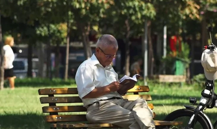 “Të moshuarit që kërkojnë rritje pensioni, duhet të punojnë sërish”/ Plani për punësimin e të moshuarve