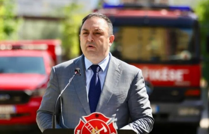 “Të ndëshkohet çdo autor”/ Ministri Hoxha: Zjarrvënia e qëllimshme, akt kriminal