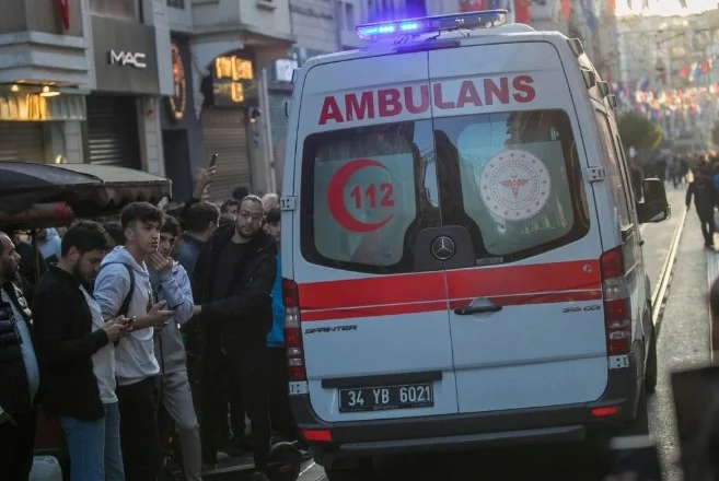 Tërmeti “tmerron” edhe Turqinë/ Vdes një 14 vjeçare, 69 persona hidhen nga lartësia