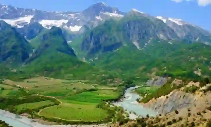 The Times, jehonë Shqipërisë: Aventurat autentike dhe ana piktoreske e saj…