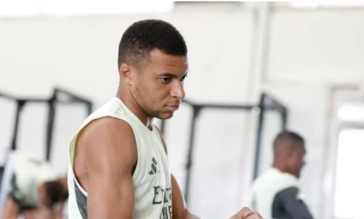Thuajse nuk do ta njihni…;  pamjet e Mbappé pas problemeve shëndetësore janë befasuese (video)