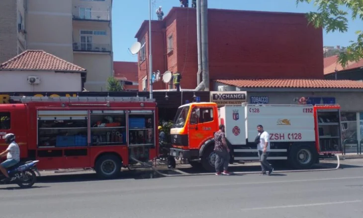 Tiranë/ Përfshihet nga flakët biznesi te “Komuna e Parisit” – Video