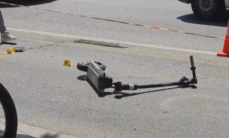 Tjetër aksident me monopatinë, automjeti përplas 17-vjeçarin! Përfundon në spital