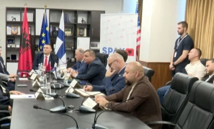 Trafiku i drogës drejt Finlandës! Transporti bëhej me kamionë, anëtarë të grupit edhe rumunë, aziatikë e afrikanë