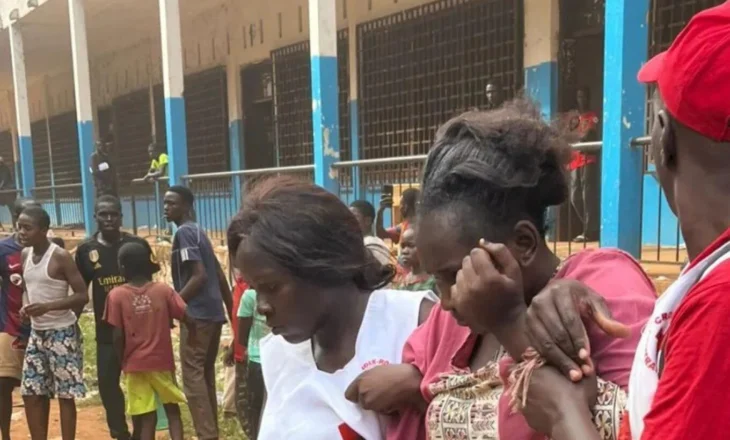 Tragjedi në Afrikën Qendrore, dhjetëra fëmijë shkelen gjatë provimeve të shkollës