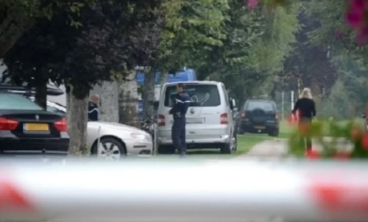 Tragjike në Francë! Kërkoi t’i kontrollonte çantën, nxënësi 15-vjeçar vret me thikë sanitaren e shkollës