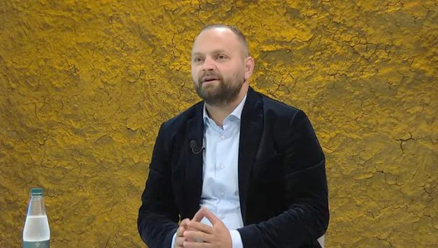 Tre politikanë të njohur nuk do të hyjnë në Kuvend në shtator, SPAK do u komunikojë akuzat para se të betohen,…