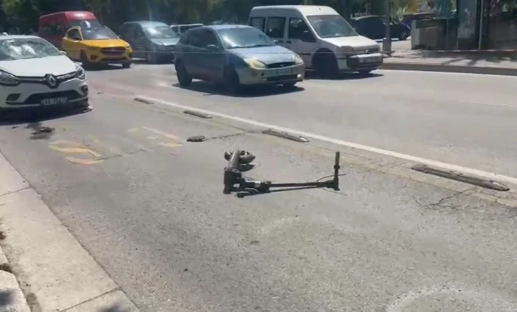 Tre të mitur me skuterë përplasen nga një makinë në kryeqytet, në gjendje të rëndë! Arrestohet shoferi