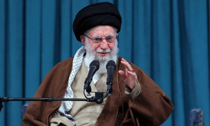 Trump e quajti një “shënjestër të lehtë”, por kush është Khamenei? Udhëheqësi i linjës së ashpër të Iranit, një nga njerëzit më të fuqishëm