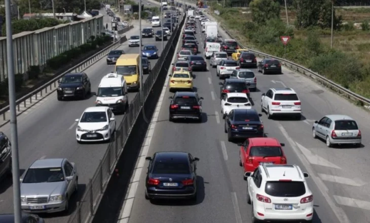 Turizëm në trafik, kur rrugët zhbëjnë ‘suksesin’