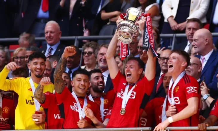 U largua nga klubi vetëm disa javë më parë, mbrojtësi 37-vjeçar rikthehet te Manchester United me rolin e ri