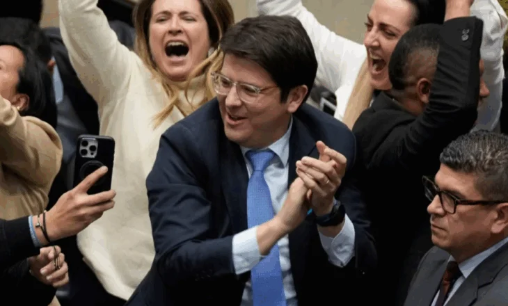 U qëllua me 2 plumba në kokë gjatë mitingut, si është gjendja e kandidatit për president në Kolumbi