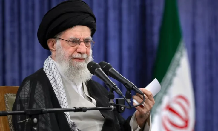 Udhëheqësi suprem i Iranit po përballet me sfidën më të madhe deri tani dhe i kanë mbetur pak mundësi
