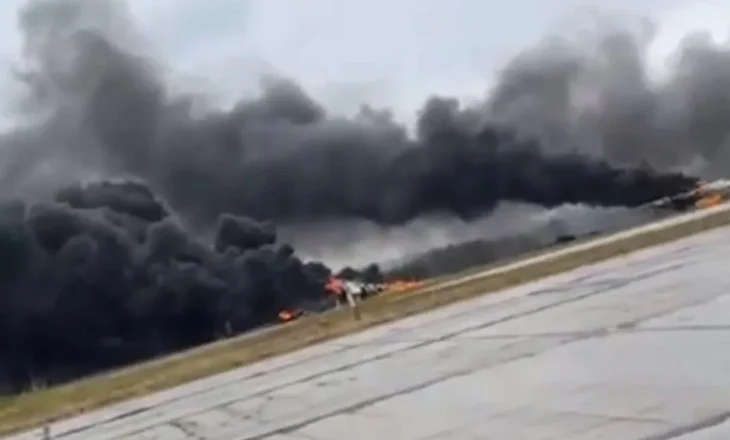 Ukraina godet katër baza ajrore ruse, të paktën 40 avionë të shkatërruar (VIDEO)