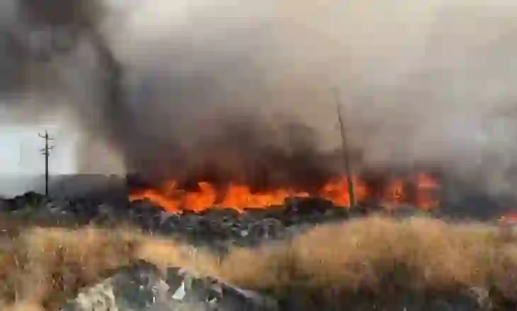 VD- Sërish zjarr në fushën e mbetjeve në Vlorë, tymi mbulon qytetin, kryebashkiaku: I qëllimshëm!