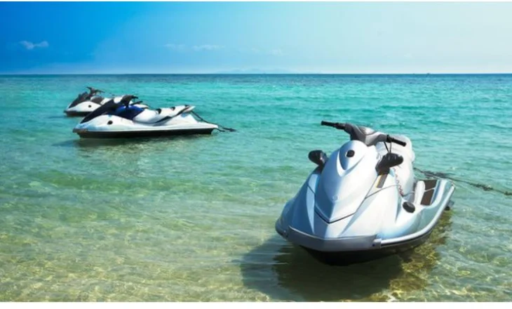 Vdekja e turistit në Durrës/ E lejoi të merrte Jet Ski pa pasur leje drejtimi, arrestohet operatori turistik