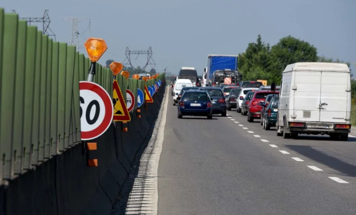 Vendosja e gabuar e tabelave të shpejtësisë, eksperti: Shkak për aksidente automobilistike