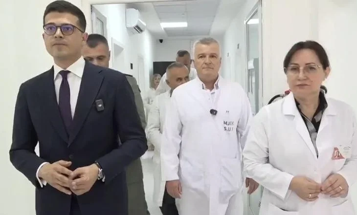 Vengu inspekton laboratorin e ri ushtarak në Spitalin e Traumës: Përfitojnë rreth 75 mijë pacientë!