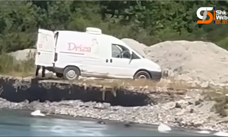 VIDEO – “Boll na e qelbën këtë vend”, kompania hedh mbeturina në liqenin e Shkodrës, gazetari reagon ashpër