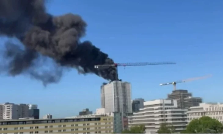 VIDEO/ Kaos në Berlin, gradaçela mbulohet nga flakët pas 3 shpërthimesh të forta