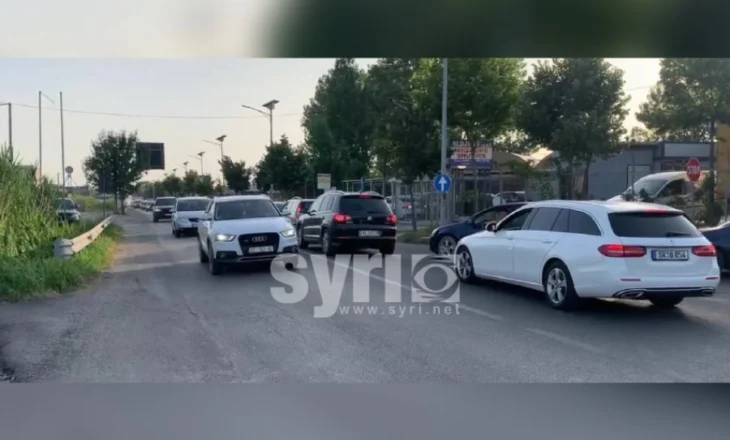 VIDEO/ Paralizohet Shëngjini, trafiku rëndohet deri në Milot